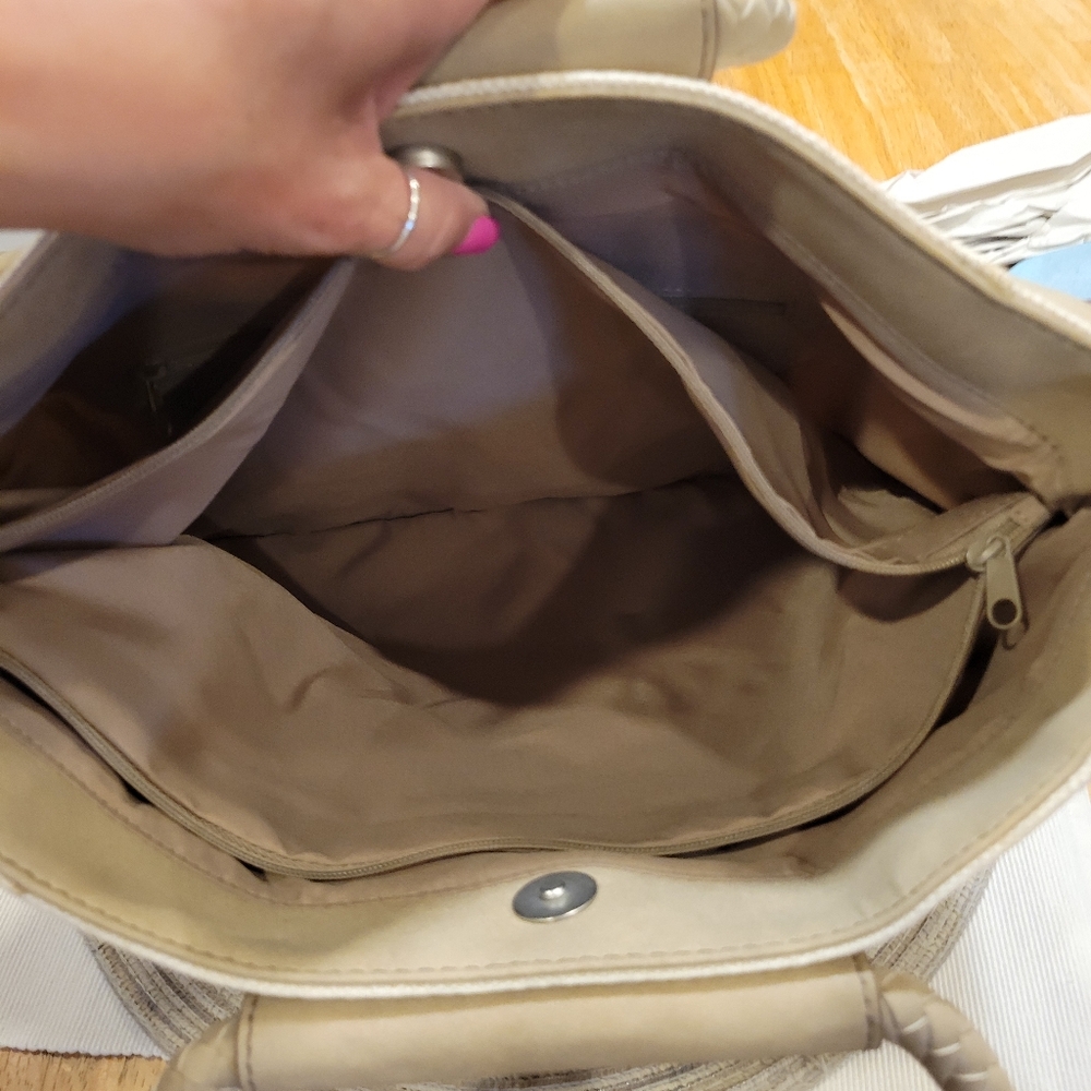 💮NWT~ RELIC TOTE BAG - Picture 8 of 8